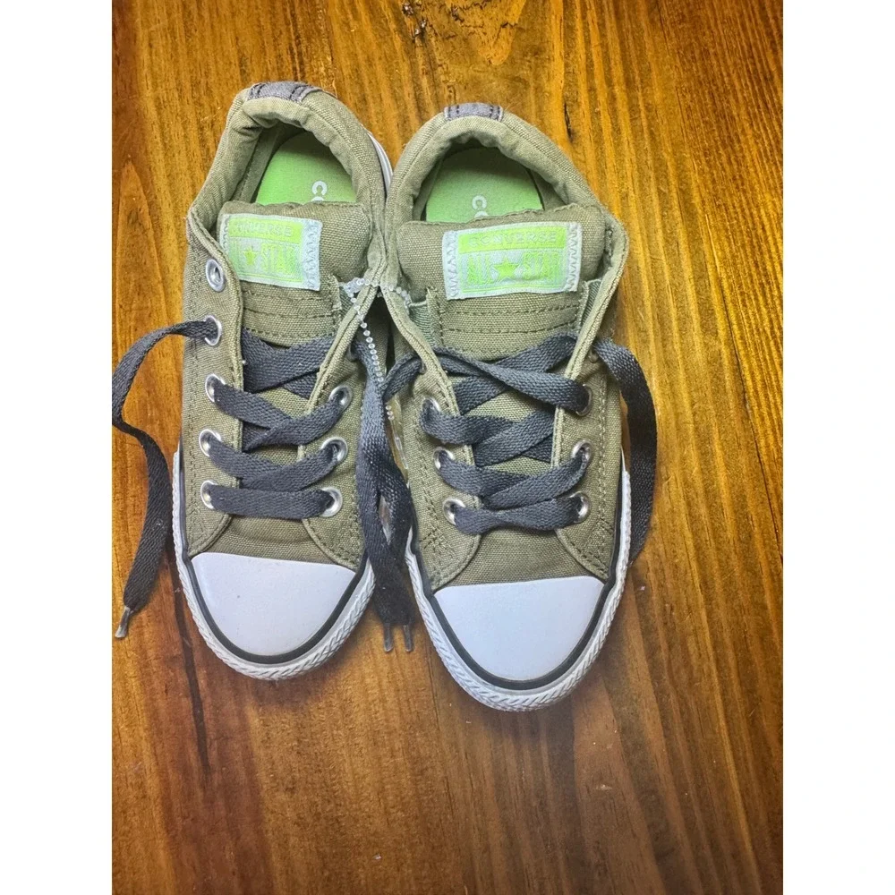 Converse Chuck Taylor All Star Low Top Olive Green Neon Junior Size 1 661892F